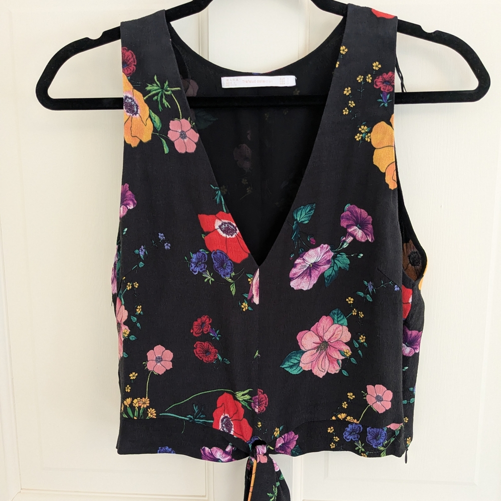 Floral Sleeveless Tie-Front Top